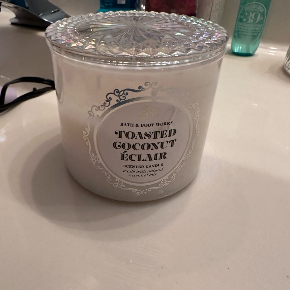 toasted coconut candle
